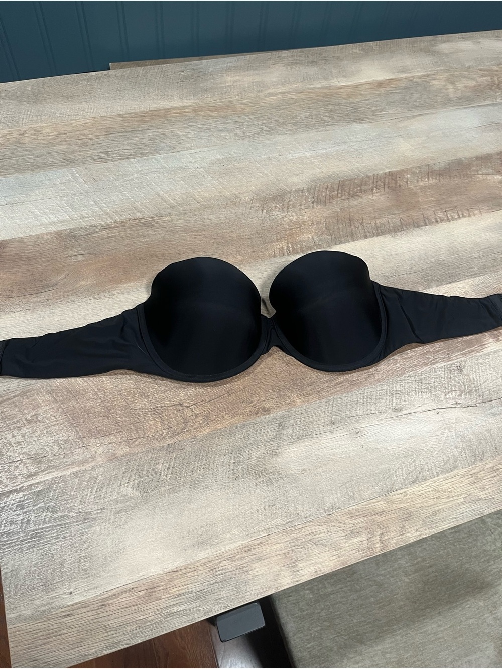 Victoria's Secret Black Strapless Molded Cup Bra